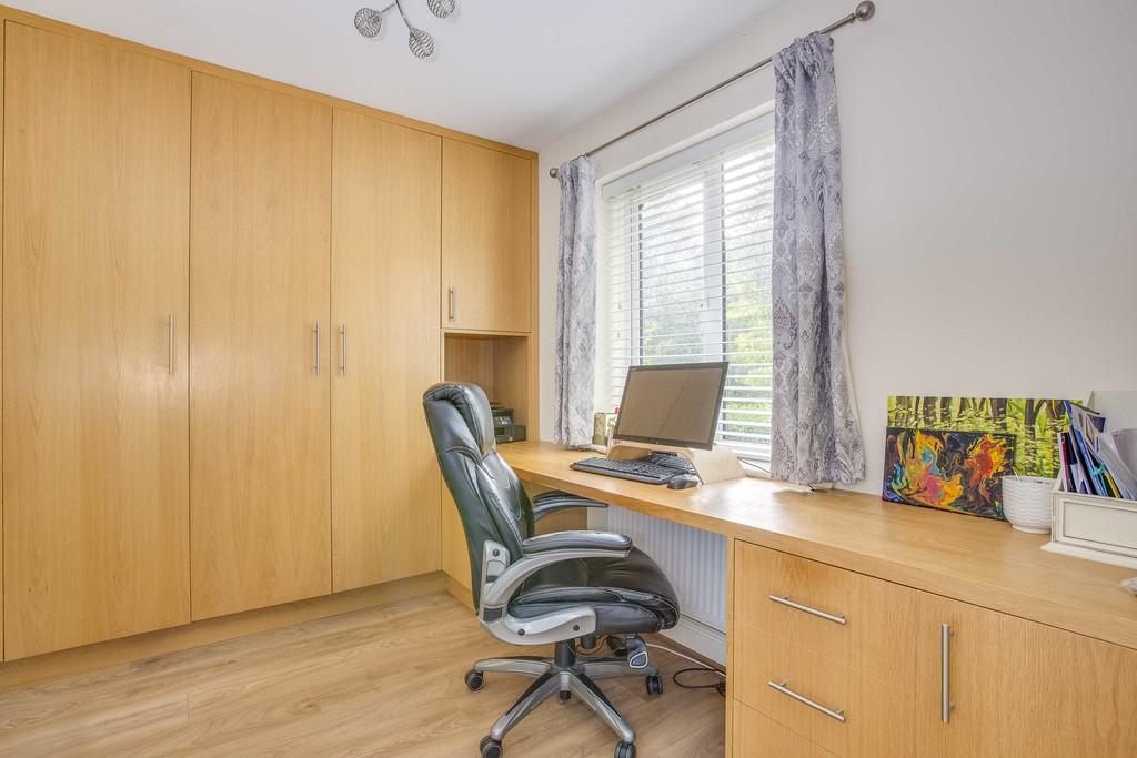 5 Linnet Avenue, HP6 6 FR (LOW RES)-9