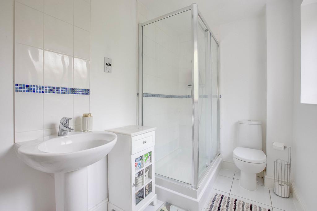 5 Linnet Avenue, HP6 6 FR (LOW RES)-3