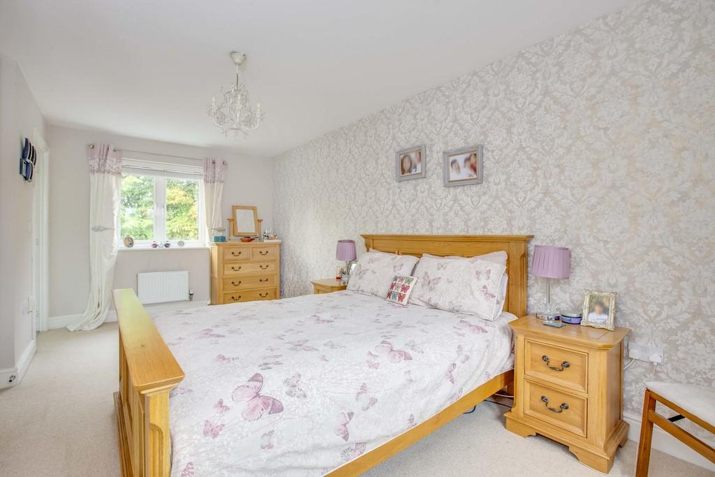 5 Linnet Avenue, HP6 6 FR (LOW RES)-2