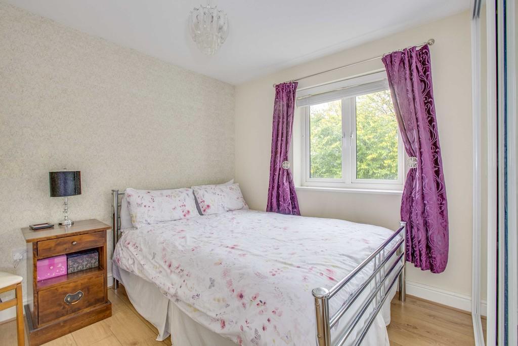 5 Linnet Avenue, HP6 6 FR (LOW RES)-4