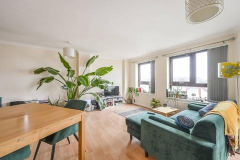 2 bedroom flat for sale, Freetrade Wharf, Wapping, London, E1W