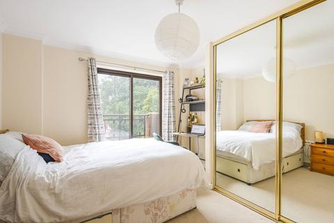 2 bedroom flat for sale, Freetrade Wharf, Wapping, London, E1W