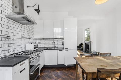 2 bedroom maisonette for sale, Bewdley Street, Islington N1