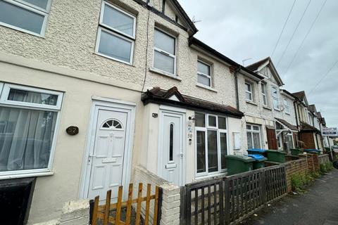 3 bedroom terraced house to rent, Northern Road, Aylesbury