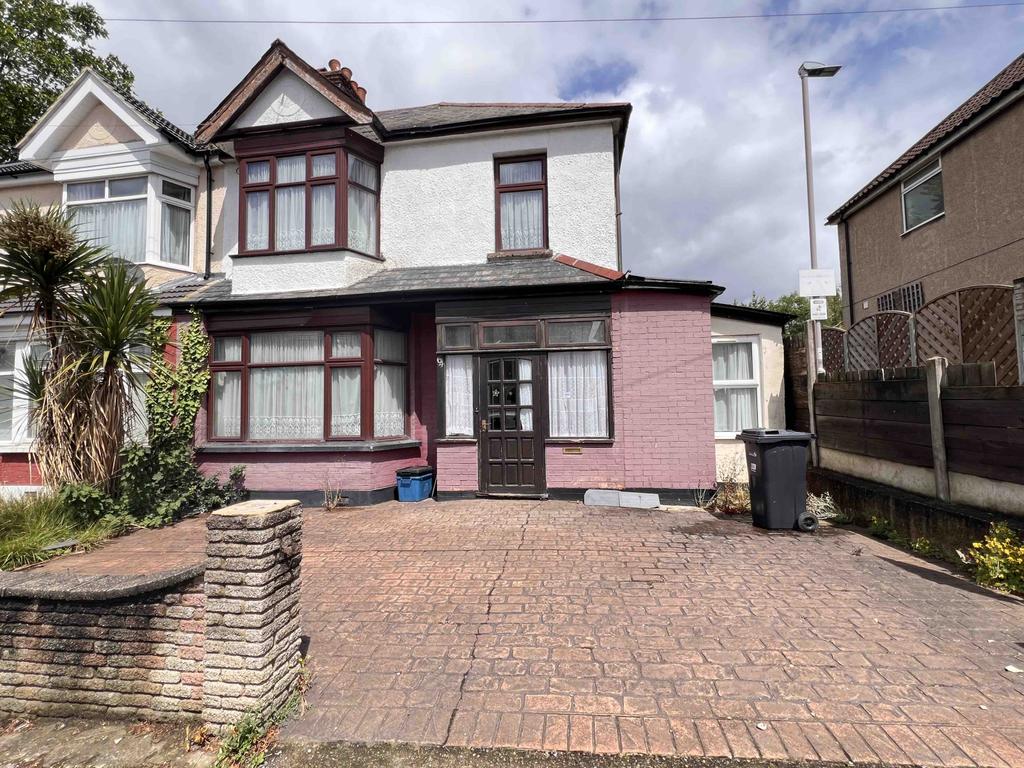 3 Bedroom House, Ilford, IG2