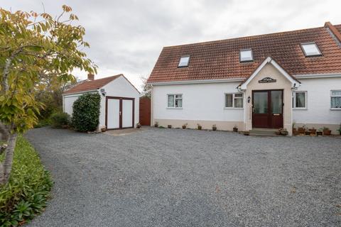 2 bedroom detached house for sale, Rue Des Marais, Vale, Guernsey, Channel Islands