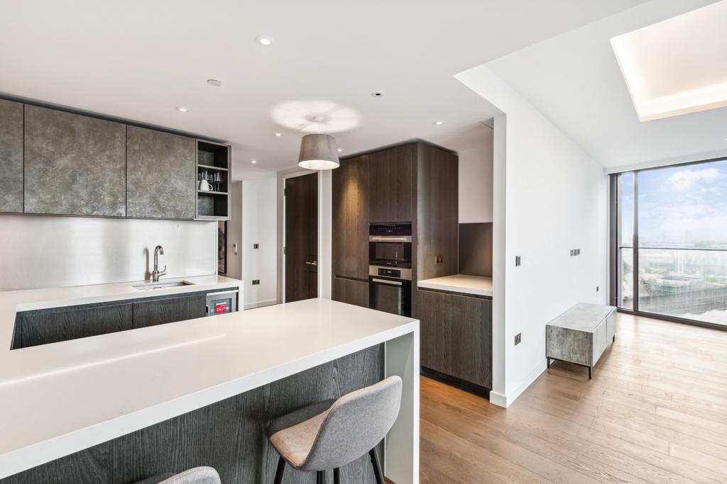 Carnation Way, London 3 bed flat to rent £6,800 pcm (£1,569 pw)