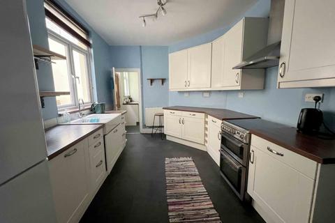 3 bedroom terraced house to rent, Hawthorne Avenue, Uplands, SA2 0LR