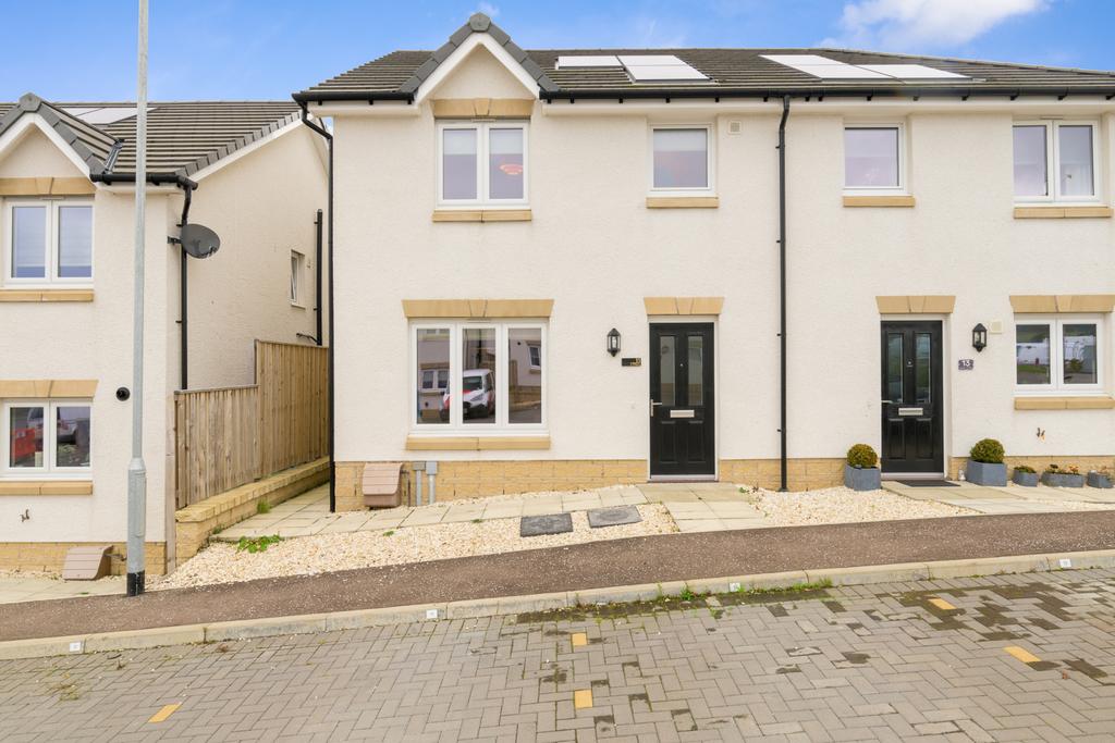 11 Gabbro Place, Barrhead, Glasgow, G78 3 bed semidetached house for