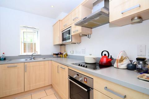 2 bedroom flat to rent, Holders Hill Road, Mill Hill East, London, NW7