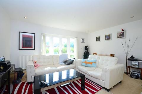 2 bedroom flat to rent, Holders Hill Road, Mill Hill East, London, NW7