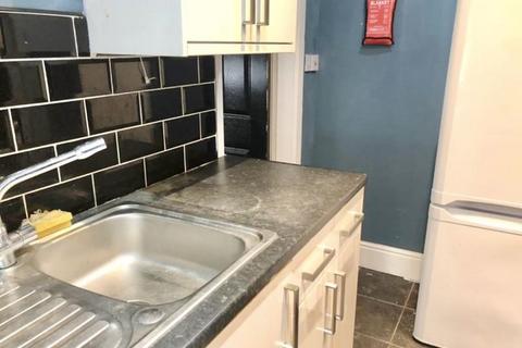 4 bedroom house to rent, Milnthorpe Street, Salford