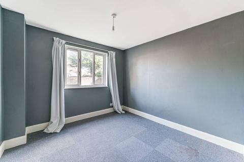 1 bedroom flat for sale, Worthington Close, Mitcham, CR4