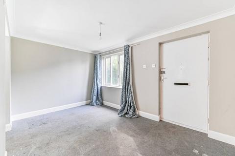 1 bedroom flat for sale, Worthington Close, Mitcham, CR4