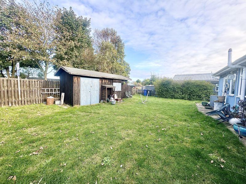 MAIN ROAD, HUMBERSTON FITTIES 2 bed chalet for sale £90,000