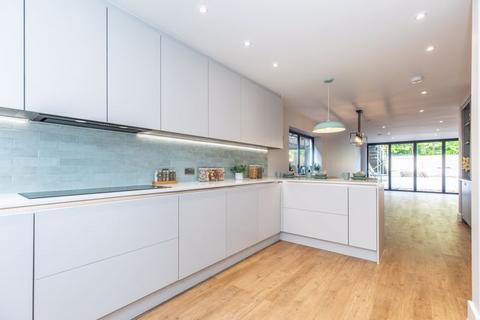 4 bedroom semi-detached house for sale, Ladies Mile Road, Patcham