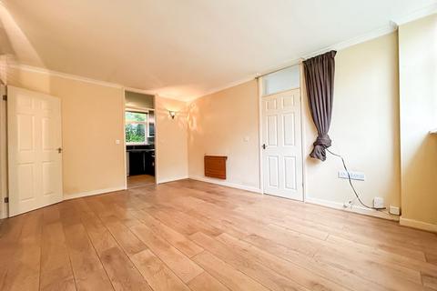 2 bedroom apartment for sale, Links View, Streetly, Sutton Coldfield, B74 3EP