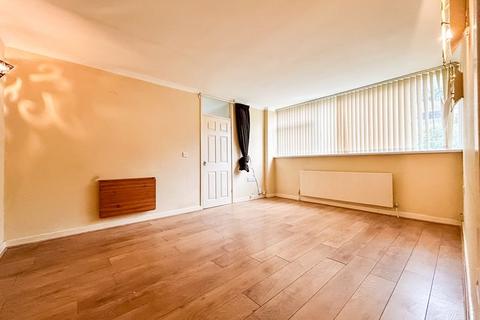 2 bedroom apartment for sale, Links View, Streetly, Sutton Coldfield, B74 3EP