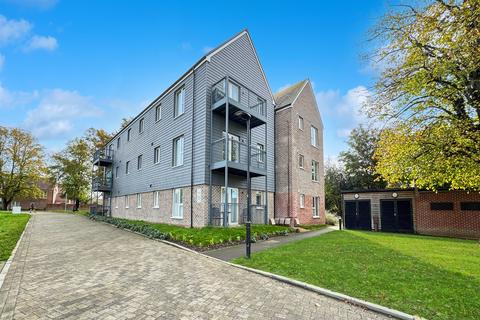 2 bed flat/apartment for rent in 2 bedroom First Floor Flat in Chichester