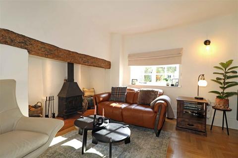 2 Coten End, Warwick, CV34 4NP