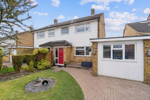 6 Buttermere Avenue, Dunstable, LU6 3PD