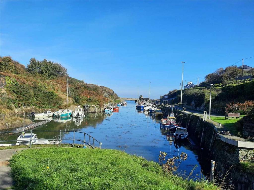 Amlwch Port Nearby