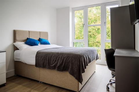 undefined, *£795 PCM inc bills * HOUSESHARE* The Cave, Queens Road East, Beeston, Nottingham