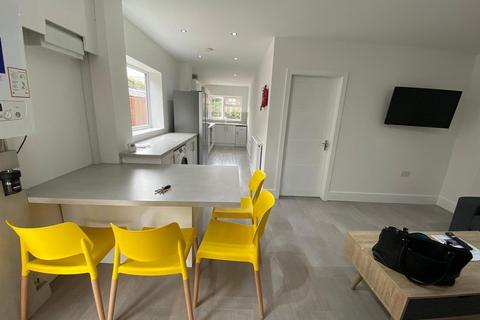 7 bedroom semi-detached house to rent, *£130ppw * Queens Road East , Nottingham