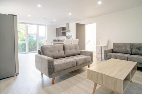 8 bedroom flat to rent, FREE TRAM PASS*£175pppw inclusive of bills* Sherwood, Queens Road East, Beeston, Nottingham