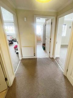 1 bedroom flat to rent, Courtfield House, Hambledon Place