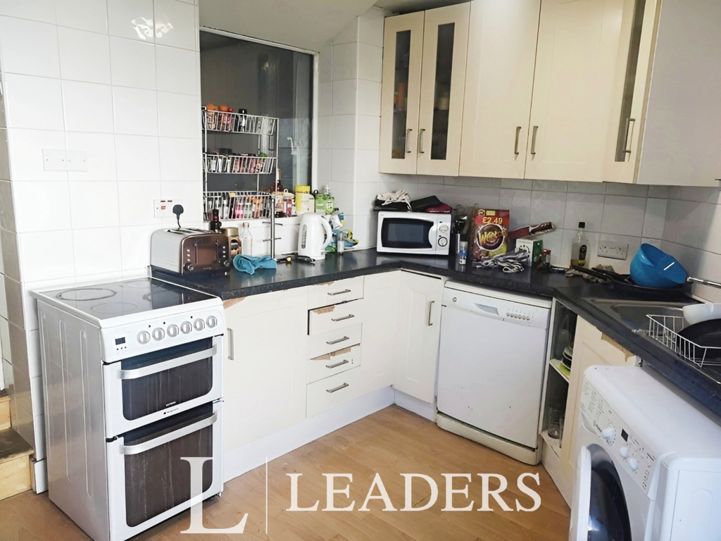 Queens Park Road 6 bed townhouse to rent £1 pcm (£0 pw)