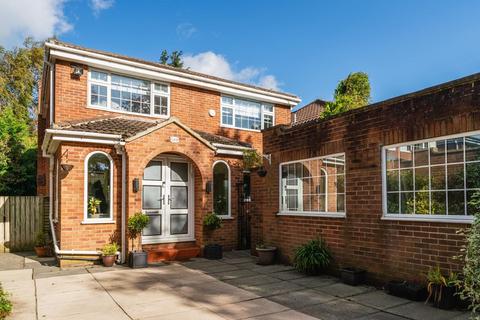 4 bedroom detached house for sale, Leeds LS17