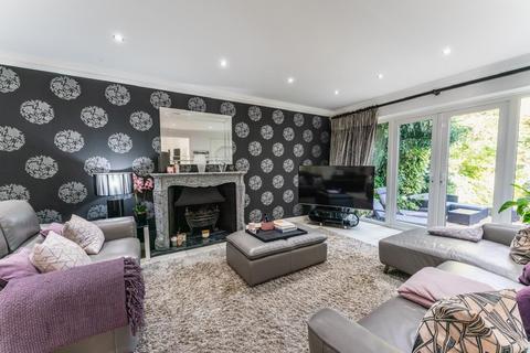 4 bedroom detached house for sale, Leeds LS17