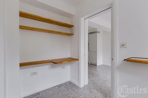 39a Cecilia Road, London, E8 2ER
