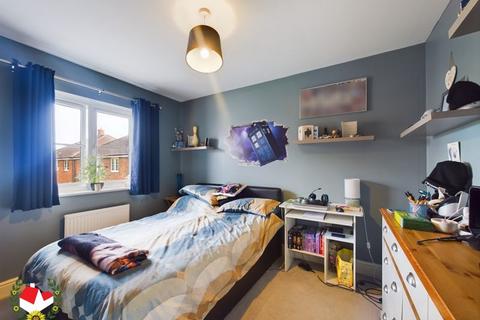 12 Dreadnaught Drive, Gloucester, GL1 5RA