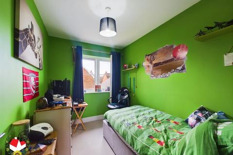 12 Dreadnaught Drive, Gloucester, GL1 5RA