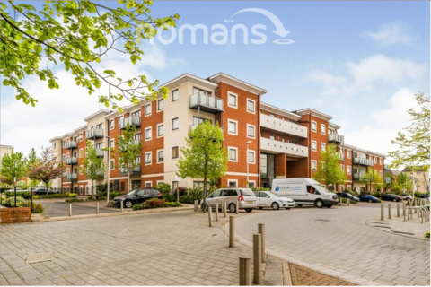 2 bedroom apartment to rent, Heron House, Reading