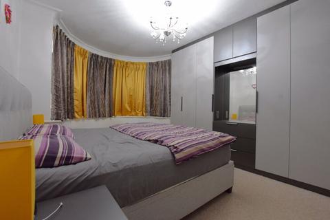 3 bedroom apartment for sale, Kingsfield Avenue, North Harrow