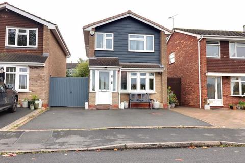 5 Spreadoaks Drive, Stafford, ST17 4RP