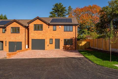 4 bedroom detached house for sale, 18 Mill Close, Blakedown DY10