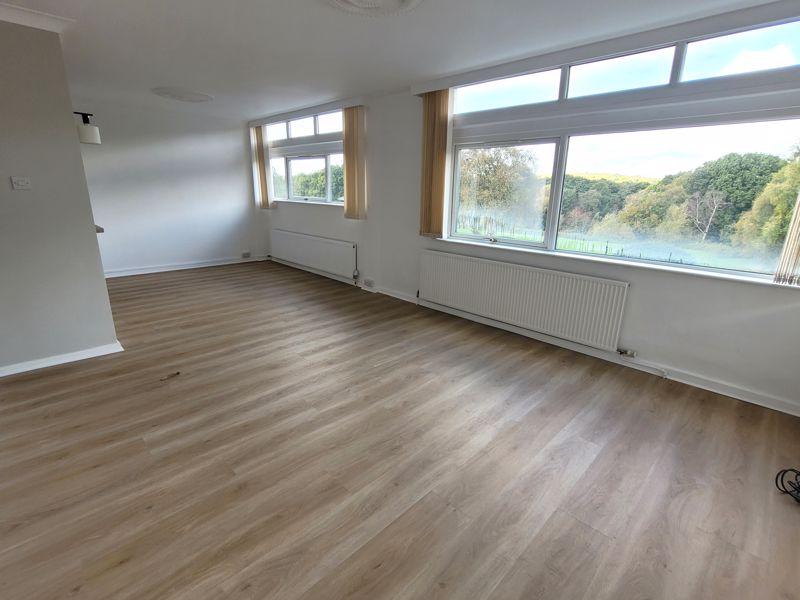 Monmouth Drive, Sutton Coldfield B73 2 bed apartment to rent £1,100