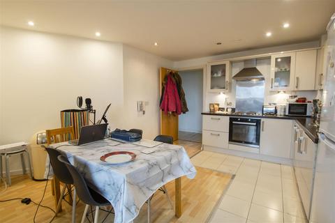 2 bedroom apartment to rent, Masshouse Plaza, Birmingham B5