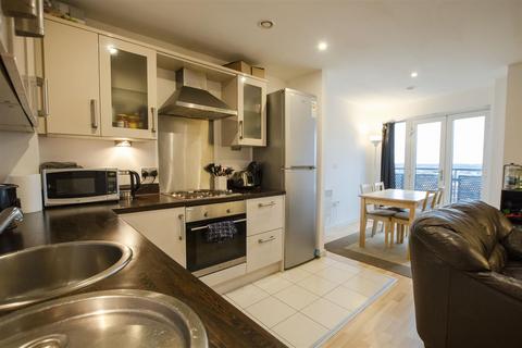 2 bedroom apartment to rent, Masshouse Plaza, Birmingham B5