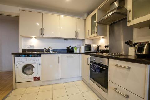 2 bedroom apartment to rent, Masshouse Plaza, Birmingham B5