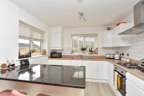 1 Lucas Close, Queenborough, ME11 5EA
