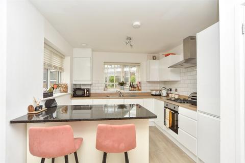 1 Lucas Close, Queenborough, ME11 5EA