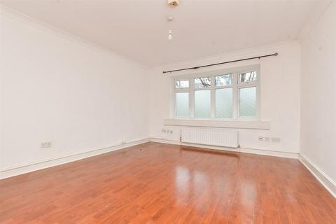 3 bedroom ground floor flat for sale, Plough Lane, West Purley, Surrey