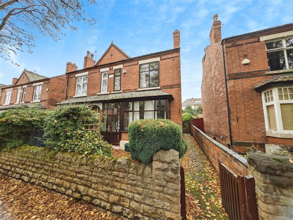Leonard Avenue, Sherwood, Nottingham... 3 bed semidetached house for