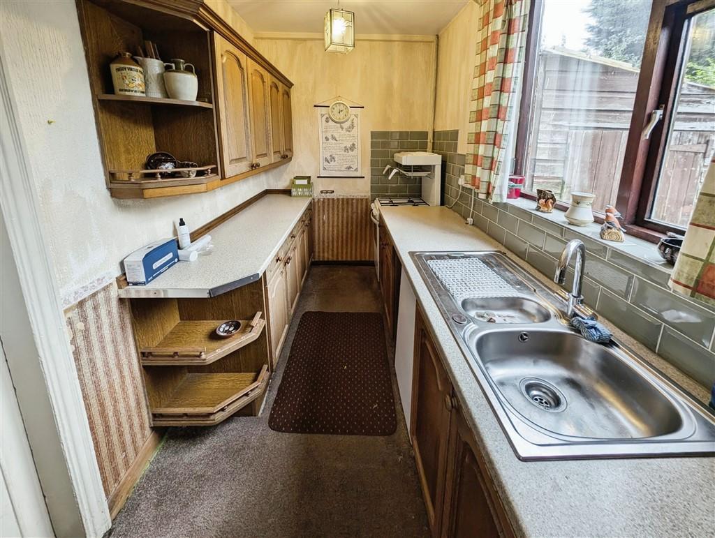 Leonard Avenue, Sherwood, Nottingham... 3 bed semidetached house for