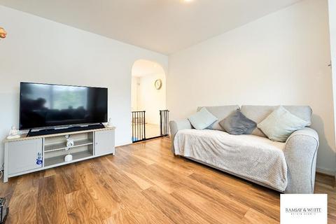 11 The Pines, Hirwaun, Aberdare, CF44 9QW